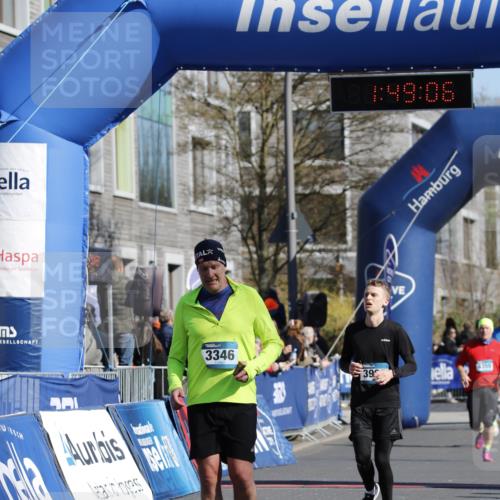 06.04.2025 - 44. Internationalen Wilhelmsburger Insellauf A. Gomolzig http://msf.ph/oto/7555691 06.04.2025 10:39:04 Ziel 3346, 3995 meine-sportfotos.de