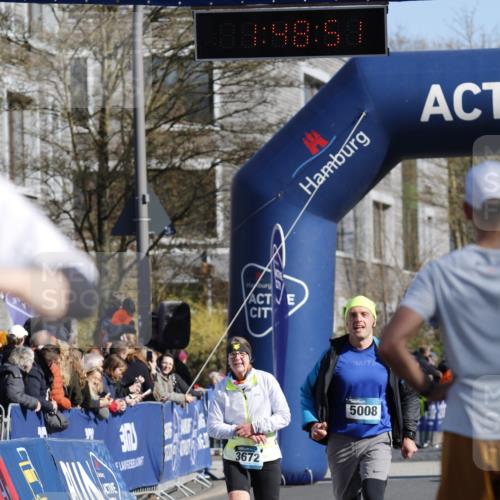 06.04.2025 - 44. Internationalen Wilhelmsburger Insellauf A. Gomolzig http://msf.ph/oto/7555715 06.04.2025 10:38:50 Ziel 3672, 3898, 4246, 5008, 5143 meine-sportfotos.de