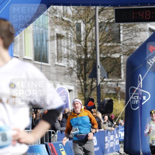 06.04.2025 - 44. Internationalen Wilhelmsburger Insellauf A. Gomolzig http://msf.ph/oto/7555720 06.04.2025 10:38:48 Ziel 3898, 4246, 5143 meine-sportfotos.de