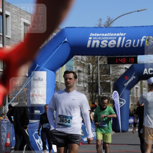06.04.2025 - 44. Internationalen Wilhelmsburger Insellauf A. Gomolzig http://msf.ph/oto/7555746 06.04.2025 10:38:17 Ziel 3295, 3654, 3840, 3921, 4278, 4279, 4290, 4365 meine-sportfotos.de