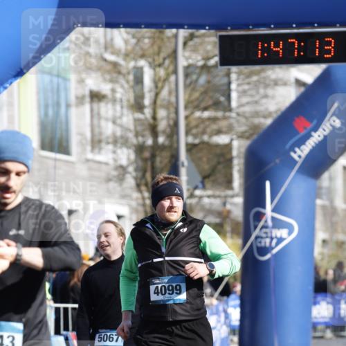 06.04.2025 - 44. Internationalen Wilhelmsburger Insellauf A. Gomolzig http://msf.ph/oto/7555831 06.04.2025 10:37:12 Ziel 3543, 3819, 4099, 4587, 5067, 5084, 5198 meine-sportfotos.de