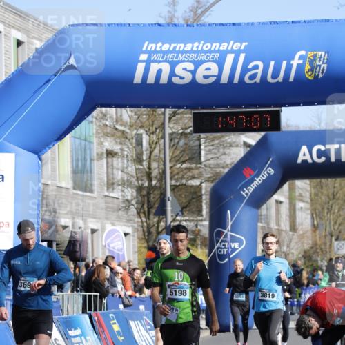 06.04.2025 - 44. Internationalen Wilhelmsburger Insellauf A. Gomolzig http://msf.ph/oto/7555844 06.04.2025 10:37:05 Ziel 3543, 3690, 3819, 4587, 5198 meine-sportfotos.de