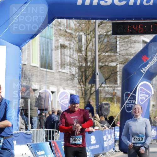 06.04.2025 - 44. Internationalen Wilhelmsburger Insellauf A. Gomolzig http://msf.ph/oto/7555913 06.04.2025 10:36:15 Ziel 3602, 3832, 3933, 3944, 4120 meine-sportfotos.de
