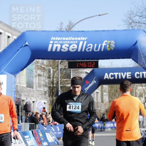06.04.2025 - 44. Internationalen Wilhelmsburger Insellauf A. Gomolzig http://msf.ph/oto/7555942 06.04.2025 10:36:01 Ziel 3580, 4124 meine-sportfotos.de