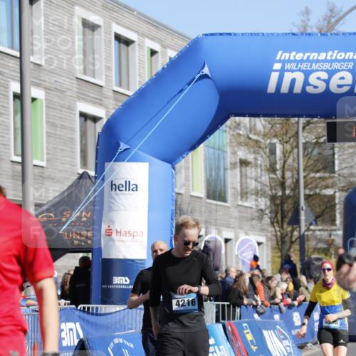 06.04.2025 - 44. Internationalen Wilhelmsburger Insellauf A. Gomolzig http://msf.ph/oto/7555976 06.04.2025 10:35:44 Ziel 3936, 4216, 4283, 4284, 4312, 4396 meine-sportfotos.de