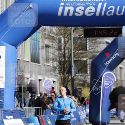 06.04.2025 - 44. Internationalen Wilhelmsburger Insellauf A. Gomolzig http://msf.ph/oto/7556016 06.04.2025 10:35:20 Ziel 3118, 3463, 3806, 5029 meine-sportfotos.de