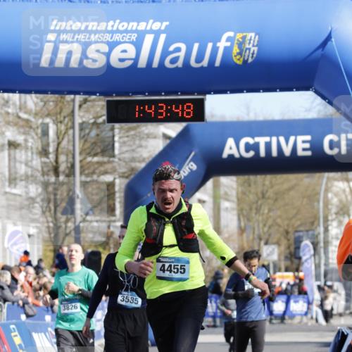 06.04.2025 - 44. Internationalen Wilhelmsburger Insellauf A. Gomolzig http://msf.ph/oto/7556157 06.04.2025 10:33:46 Ziel 3585, 3826, 4058, 4262, 4455, 5033 meine-sportfotos.de