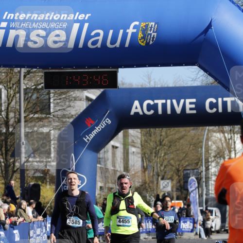 06.04.2025 - 44. Internationalen Wilhelmsburger Insellauf A. Gomolzig http://msf.ph/oto/7556170 06.04.2025 10:33:44 Ziel 3585, 4058, 4262, 4455 meine-sportfotos.de
