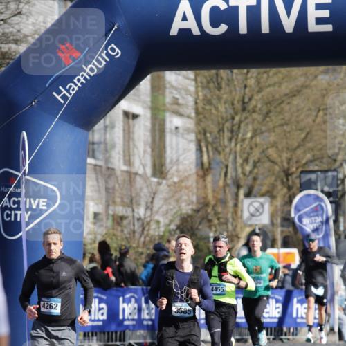 06.04.2025 - 44. Internationalen Wilhelmsburger Insellauf A. Gomolzig http://msf.ph/oto/7556183 06.04.2025 10:33:39 Ziel 4058 meine-sportfotos.de