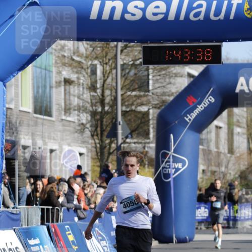 06.04.2025 - 44. Internationalen Wilhelmsburger Insellauf A. Gomolzig http://msf.ph/oto/7556186 06.04.2025 10:33:36 Ziel 3177, 4058 meine-sportfotos.de