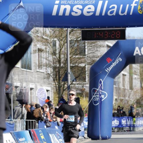 06.04.2025 - 44. Internationalen Wilhelmsburger Insellauf A. Gomolzig http://msf.ph/oto/7556202 06.04.2025 10:33:26 Ziel 3177, 3234, 3564, 4186, 4531 meine-sportfotos.de