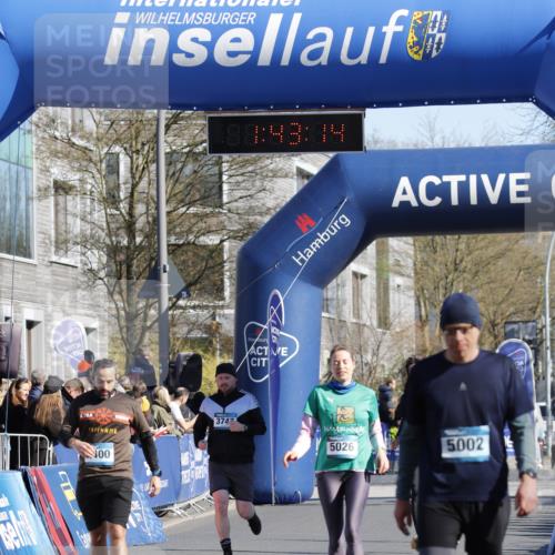 06.04.2025 - 44. Internationalen Wilhelmsburger Insellauf A. Gomolzig http://msf.ph/oto/7556217 06.04.2025 10:33:12 Ziel 3747, 3760, 4400, 5026 meine-sportfotos.de