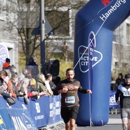 06.04.2025 - 44. Internationalen Wilhelmsburger Insellauf A. Gomolzig http://msf.ph/oto/7556224 06.04.2025 10:33:09 Ziel 3760 meine-sportfotos.de
