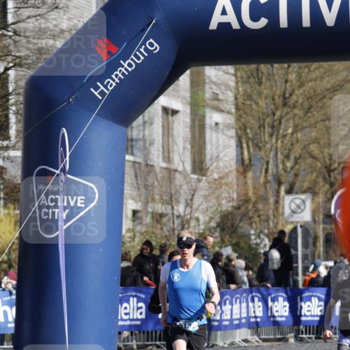 06.04.2025 - 44. Internationalen Wilhelmsburger Insellauf A. Gomolzig http://msf.ph/oto/7556256 06.04.2025 10:32:49 Ziel 3769 meine-sportfotos.de
