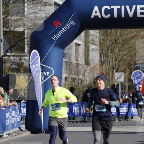 06.04.2025 - 44. Internationalen Wilhelmsburger Insellauf A. Gomolzig http://msf.ph/oto/7556283 06.04.2025 10:32:35 Ziel 3650, 4242, 5002, 5086 meine-sportfotos.de