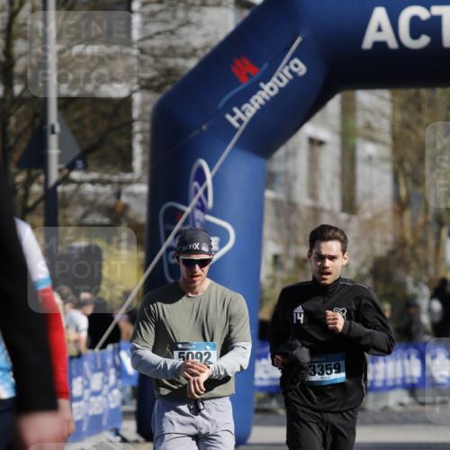 06.04.2025 - 44. Internationalen Wilhelmsburger Insellauf A. Gomolzig http://msf.ph/oto/7556285 06.04.2025 10:32:22 Ziel 3359, 4373, 4556, 5092 meine-sportfotos.de