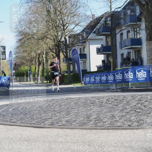 06.04.2025 - 44. Internationalen Wilhelmsburger Insellauf Luisa Fischer http://msf.ph/oto/7556288 06.04.2025 10:08:16 Ziel  meine-sportfotos.de