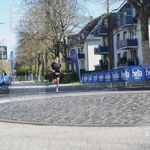 06.04.2025 - 44. Internationalen Wilhelmsburger Insellauf Luisa Fischer http://msf.ph/oto/7556291 06.04.2025 10:08:16 Ziel 461 meine-sportfotos.de