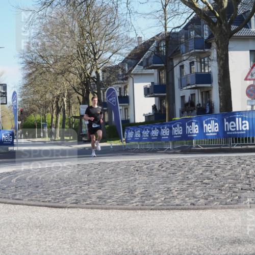 06.04.2025 - 44. Internationalen Wilhelmsburger Insellauf Luisa Fischer http://msf.ph/oto/7556296 06.04.2025 10:08:16 Ziel 461 meine-sportfotos.de