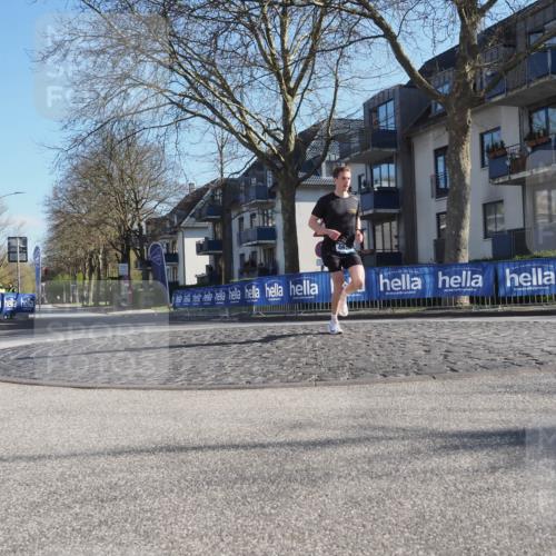 06.04.2025 - 44. Internationalen Wilhelmsburger Insellauf Luisa Fischer http://msf.ph/oto/7556318 06.04.2025 10:08:19 Ziel 46 meine-sportfotos.de