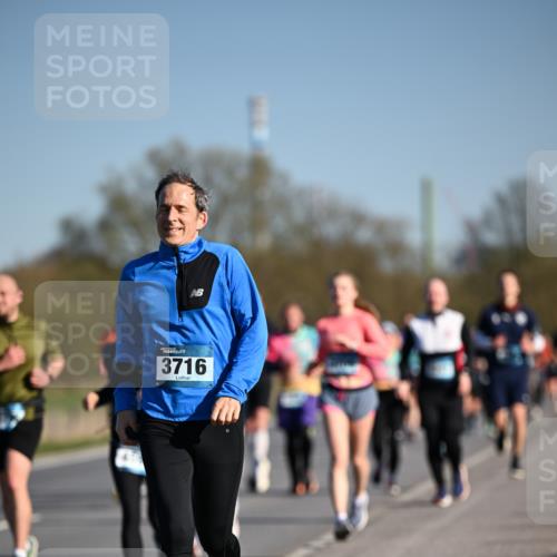 06.04.2025 - 44. Internationalen Wilhelmsburger Insellauf Dr. Thomas Lammeyer http://msf.ph/oto/7556379 06.04.2025 09:32:19 Laufen 3716 meine-sportfotos.de