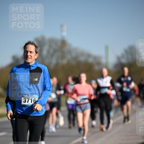 06.04.2025 - 44. Internationalen Wilhelmsburger Insellauf Dr. Thomas Lammeyer http://msf.ph/oto/7556394 06.04.2025 09:32:19 Laufen 3716 meine-sportfotos.de