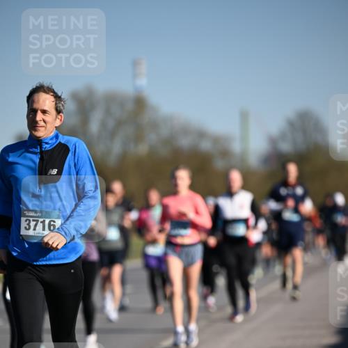 06.04.2025 - 44. Internationalen Wilhelmsburger Insellauf Dr. Thomas Lammeyer http://msf.ph/oto/7556397 06.04.2025 09:32:19 Laufen 3716 meine-sportfotos.de