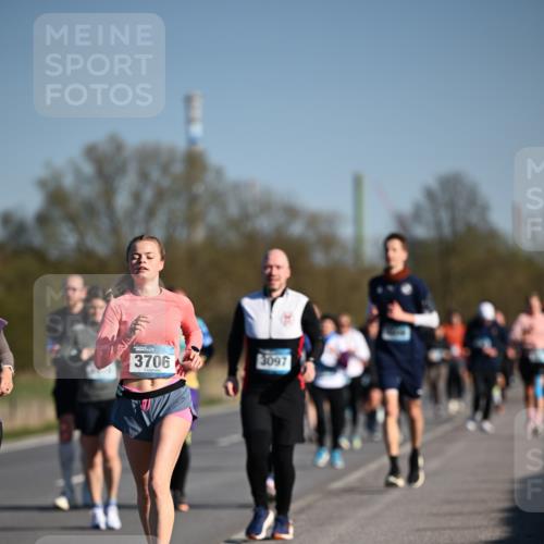 06.04.2025 - 44. Internationalen Wilhelmsburger Insellauf Dr. Thomas Lammeyer http://msf.ph/oto/7556411 06.04.2025 09:32:21 Laufen 3706, 3097 meine-sportfotos.de