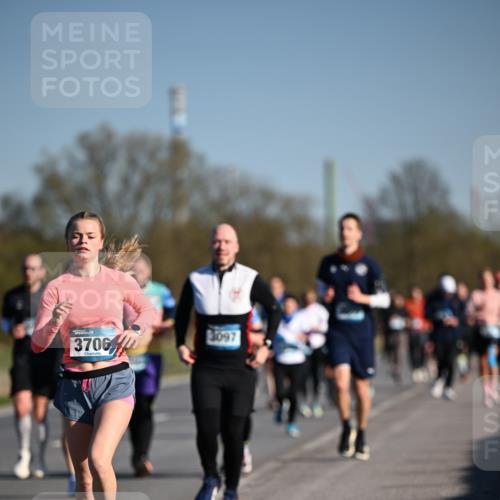 06.04.2025 - 44. Internationalen Wilhelmsburger Insellauf Dr. Thomas Lammeyer http://msf.ph/oto/7556430 06.04.2025 09:32:22 Laufen 3706, 3097 meine-sportfotos.de