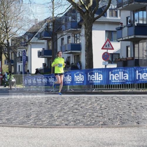 06.04.2025 - 44. Internationalen Wilhelmsburger Insellauf Luisa Fischer http://msf.ph/oto/7556444 06.04.2025 10:10:59 Ziel 5001 meine-sportfotos.de