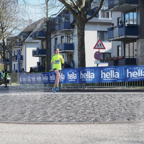 06.04.2025 - 44. Internationalen Wilhelmsburger Insellauf Luisa Fischer http://msf.ph/oto/7556446 06.04.2025 10:10:59 Ziel 5001 meine-sportfotos.de