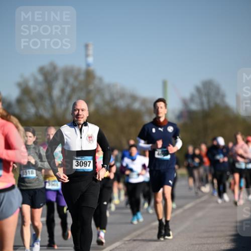 06.04.2025 - 44. Internationalen Wilhelmsburger Insellauf Dr. Thomas Lammeyer http://msf.ph/oto/7556450 06.04.2025 09:32:23 Laufen 3097, 4518 meine-sportfotos.de