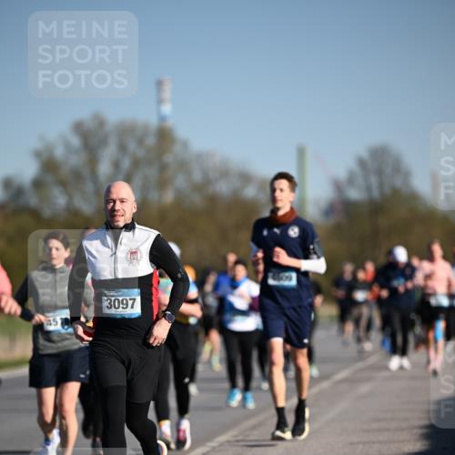 06.04.2025 - 44. Internationalen Wilhelmsburger Insellauf Dr. Thomas Lammeyer http://msf.ph/oto/7556461 06.04.2025 09:32:23 Laufen 3097, 25 meine-sportfotos.de