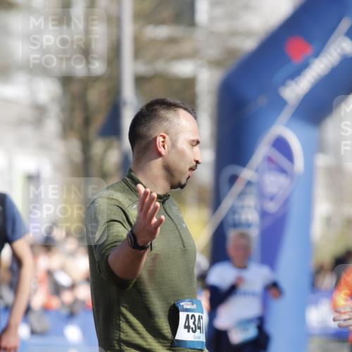 06.04.2025 - 44. Internationalen Wilhelmsburger Insellauf A. Gomolzig http://msf.ph/oto/7556466 06.04.2025 10:29:49 Ziel 3453, 3615, 3793, 3808, 4044, 4347, 5108 meine-sportfotos.de