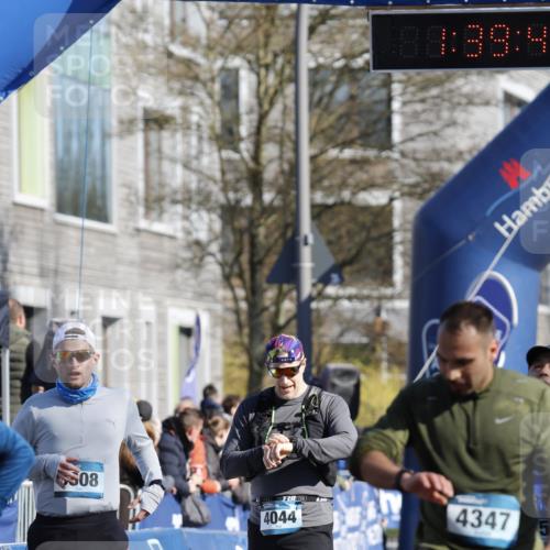 06.04.2025 - 44. Internationalen Wilhelmsburger Insellauf A. Gomolzig http://msf.ph/oto/7556473 06.04.2025 10:29:44 Ziel 3453, 3793, 3808, 4044, 4102, 4135, 4347, 5108 meine-sportfotos.de