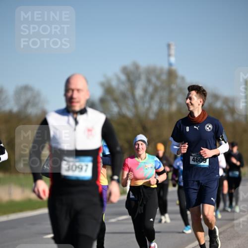 06.04.2025 - 44. Internationalen Wilhelmsburger Insellauf Dr. Thomas Lammeyer http://msf.ph/oto/7556482 06.04.2025 09:32:25 Laufen 3097, 8, 4609 meine-sportfotos.de
