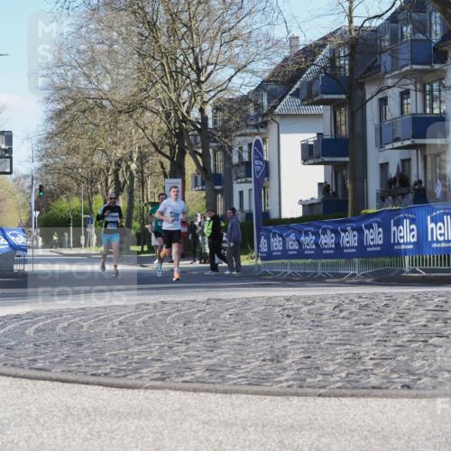 06.04.2025 - 44. Internationalen Wilhelmsburger Insellauf Luisa Fischer http://msf.ph/oto/7556485 06.04.2025 10:11:03 Ziel 5123, 5037 meine-sportfotos.de