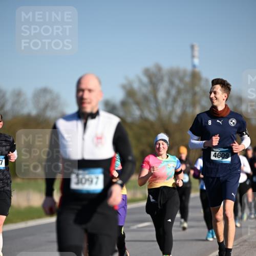 06.04.2025 - 44. Internationalen Wilhelmsburger Insellauf Dr. Thomas Lammeyer http://msf.ph/oto/7556486 06.04.2025 09:32:25 Laufen 7, 3097, 8, 4609 meine-sportfotos.de