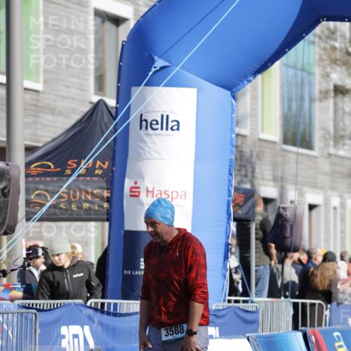 06.04.2025 - 44. Internationalen Wilhelmsburger Insellauf A. Gomolzig http://msf.ph/oto/7556487 06.04.2025 10:29:34 Ziel 3588, 3741, 4102, 4135, 4272 meine-sportfotos.de