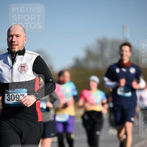 06.04.2025 - 44. Internationalen Wilhelmsburger Insellauf Dr. Thomas Lammeyer http://msf.ph/oto/7556499 06.04.2025 09:32:26 Laufen 3097 meine-sportfotos.de