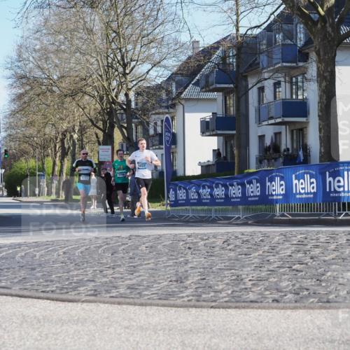 06.04.2025 - 44. Internationalen Wilhelmsburger Insellauf Luisa Fischer http://msf.ph/oto/7556504 06.04.2025 10:11:04 Ziel 5123, 3398, 5037, 3057 meine-sportfotos.de