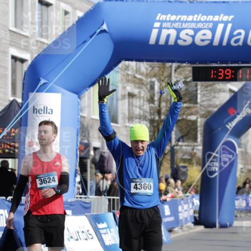 06.04.2025 - 44. Internationalen Wilhelmsburger Insellauf A. Gomolzig http://msf.ph/oto/7556509 06.04.2025 10:29:10 Ziel 3624, 4082, 4360 meine-sportfotos.de