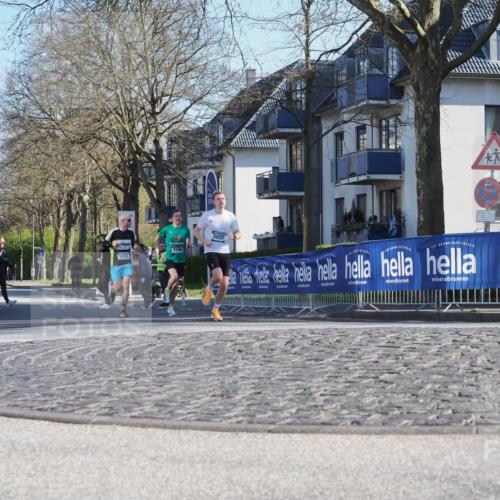 06.04.2025 - 44. Internationalen Wilhelmsburger Insellauf Luisa Fischer http://msf.ph/oto/7556514 06.04.2025 10:11:04 Ziel 5123, 3398, 5037 meine-sportfotos.de