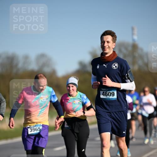 06.04.2025 - 44. Internationalen Wilhelmsburger Insellauf Dr. Thomas Lammeyer http://msf.ph/oto/7556520 06.04.2025 09:32:27 Laufen 3965, 4609 meine-sportfotos.de