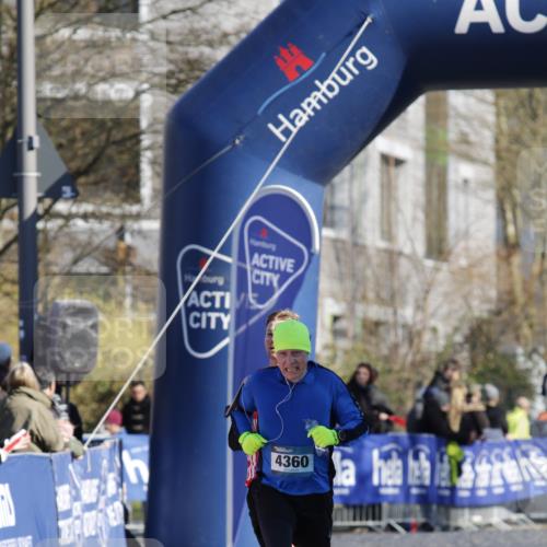 06.04.2025 - 44. Internationalen Wilhelmsburger Insellauf A. Gomolzig http://msf.ph/oto/7556526 06.04.2025 10:29:03 Ziel 4082, 4360, 4385 meine-sportfotos.de