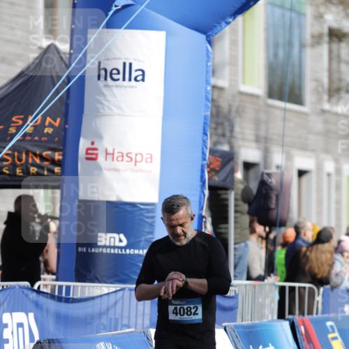 06.04.2025 - 44. Internationalen Wilhelmsburger Insellauf A. Gomolzig http://msf.ph/oto/7556529 06.04.2025 10:29:01 Ziel 4082, 4385 meine-sportfotos.de