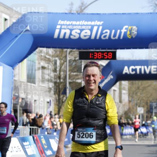 06.04.2025 - 44. Internationalen Wilhelmsburger Insellauf A. Gomolzig http://msf.ph/oto/7556532 06.04.2025 10:28:57 Ziel 3403, 3884, 4082, 4385 meine-sportfotos.de