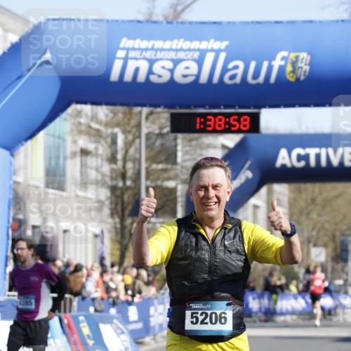 06.04.2025 - 44. Internationalen Wilhelmsburger Insellauf A. Gomolzig http://msf.ph/oto/7556539 06.04.2025 10:28:56 Ziel 3403, 3884, 4385 meine-sportfotos.de