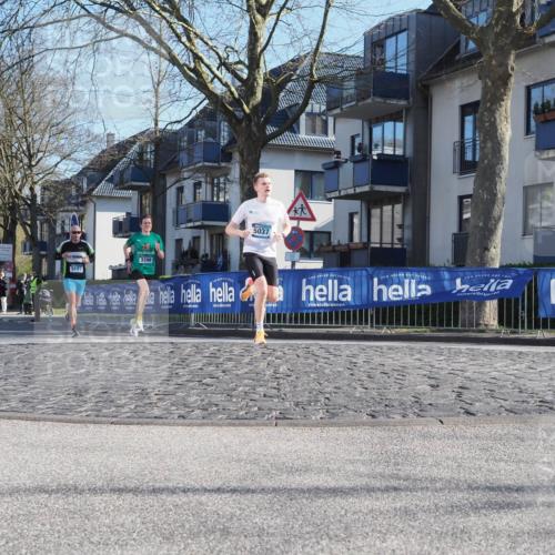 06.04.2025 - 44. Internationalen Wilhelmsburger Insellauf Luisa Fischer http://msf.ph/oto/7556543 06.04.2025 10:11:06 Ziel 5123, 3398, 5037 meine-sportfotos.de