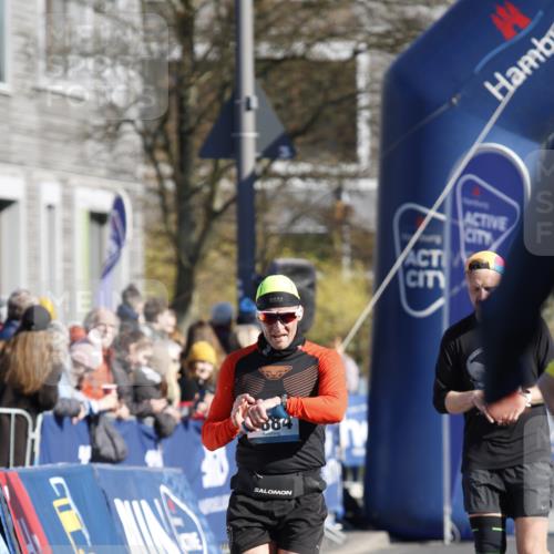 06.04.2025 - 44. Internationalen Wilhelmsburger Insellauf A. Gomolzig http://msf.ph/oto/7556554 06.04.2025 10:28:46 Ziel 3403, 3884, 4250, 5206 meine-sportfotos.de